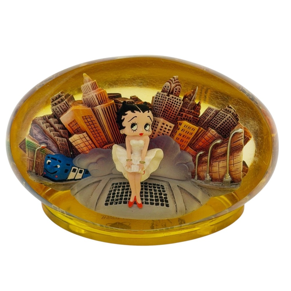 Betty Boop Westland Acrylic Paperweight New York City Marilyn Monroe 2002 VTG